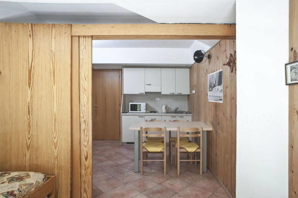 Residence Sole Alto Marilleva Buitenkant foto
